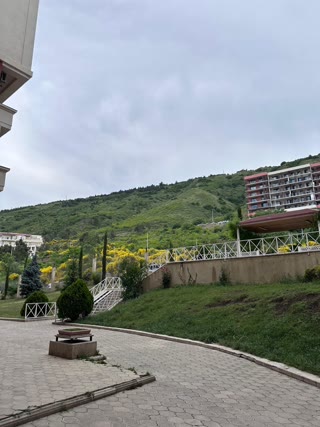 იყიდება 3 ოთახიანი ბინა ვაკეში