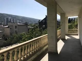 იყიდება 10+ ოთახიანი კერძო სახლი ორთაჭალაში