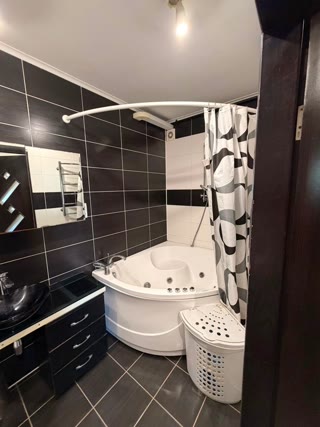For Sale 2-room Apartment near Architect Beketov Metro, Center