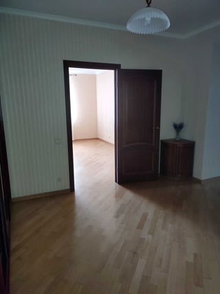 Продаж  2-кімнатна квартира з ремонтом і меблями у ЖК «Лебедів квартал»