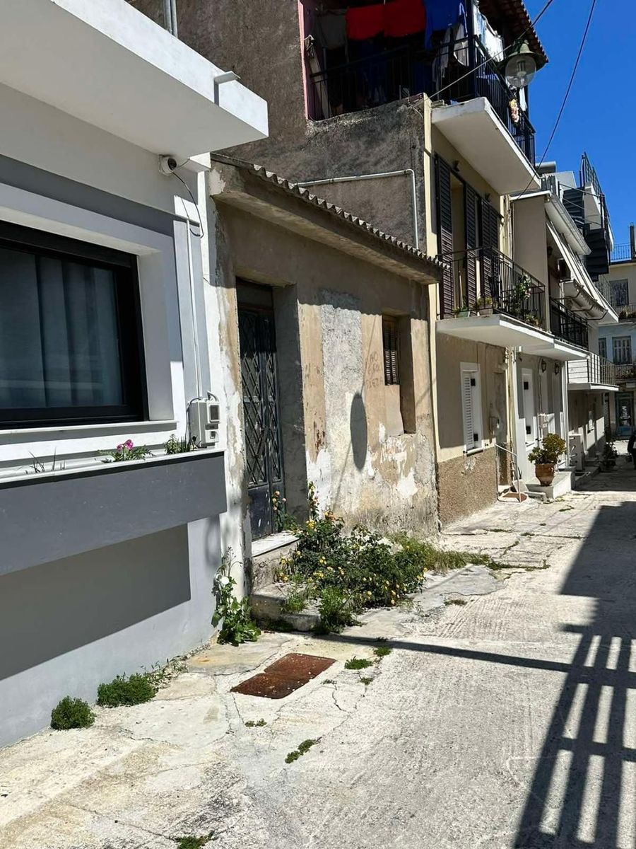 Κτίριο 210 τ.μ.
