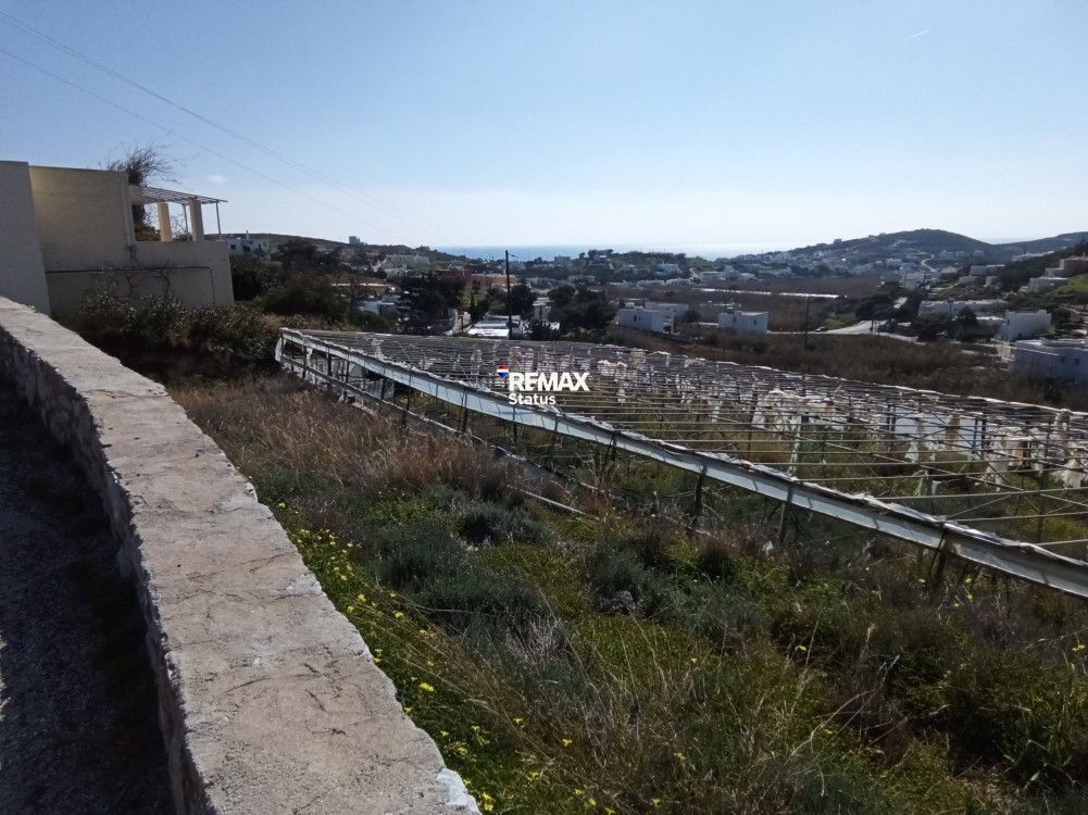 1100 m² Plot
