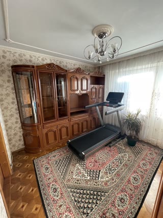 Продається простора 4 к кв з гарним ремонтом, вул. Танкопія