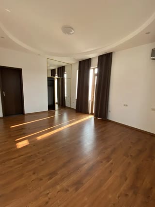 იყიდება 7 ოთახიანი კერძო სახლი დიღომი