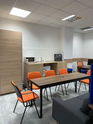 Сдам офис в бц с мебелью и новым ремонтом в аренд