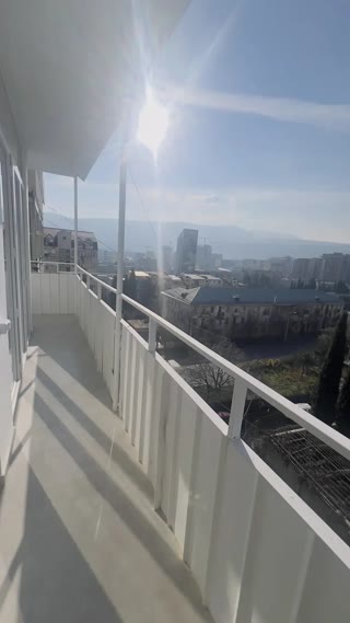 იყიდება სამოთახიანი ბინა საბურთალოზე