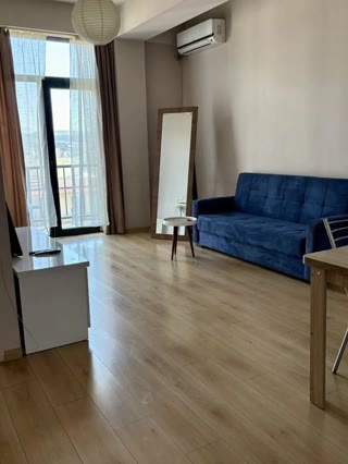 იყიდება 2 ოთახიანი ბინა საბურთალოზე
