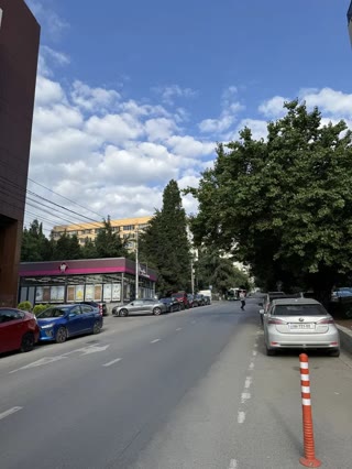 იყიდება მთლიანი შენობა კომერციული ფართი საბურთალოზე