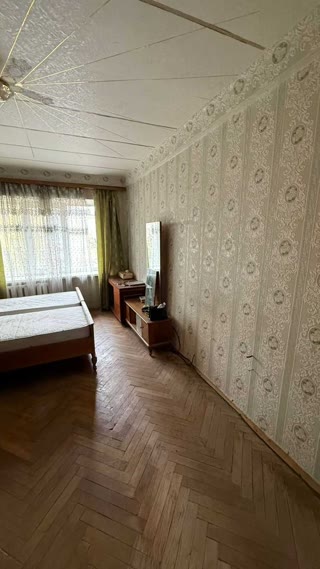 Продаж двокімнатна квартира в зеленому районі біля метро Академмістечко / Житомирська