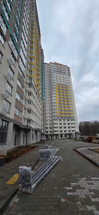 Продаж 3-кімнатної квартири на Теремках біля Голосіївського парку