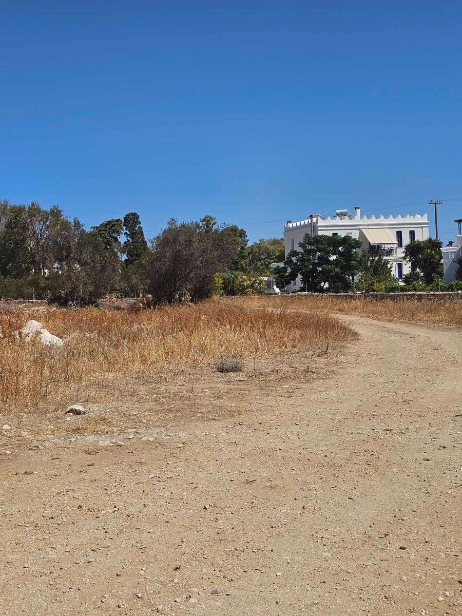 1200 m² Plot