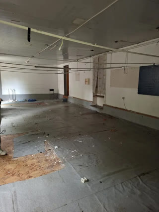 Universal commercial space for rent in Varketili