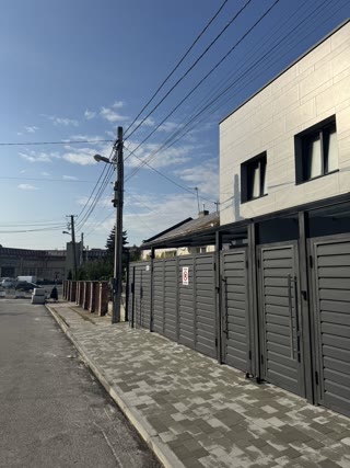 Продаж будинку у Львові