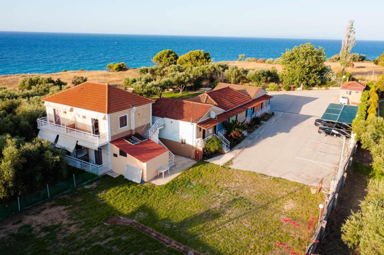 Συγκρότημα διαμερισμάτων 300τ.μ.