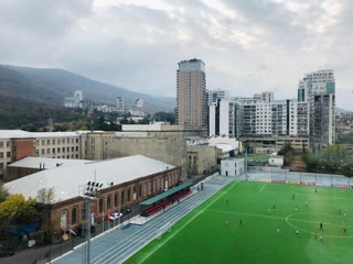 ქირავდება 3 ოთახიანი ბინა ვაკეში