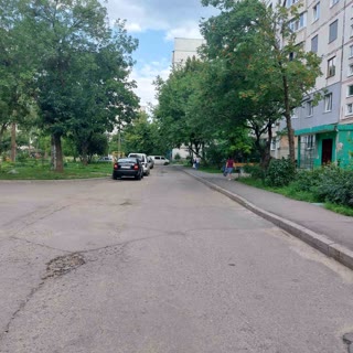 Продам 3 ком. квартиру пр. Героев Украины, Роганское направление