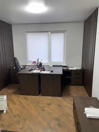 Продаж 3к квартира (офіс) з ремонтом та офісними меблями 2 входи ТРЦ Лавіна