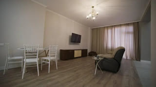 იყიდება 4 ოთახიანი ბინა ვაკეში