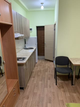 Продам гостинку біля метро Левада