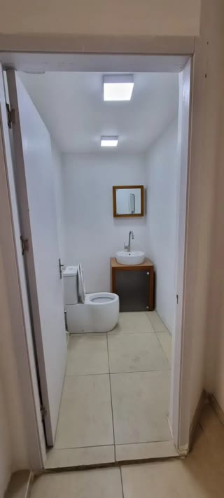 ქირავდება საოფისე კომერციული ფართი ვაკეში