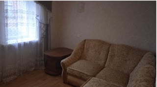 Здається невеликий будинок