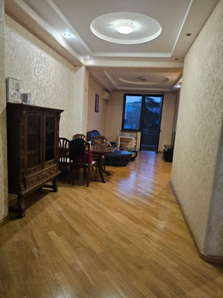 Продается квартира на улице Петриашвили.