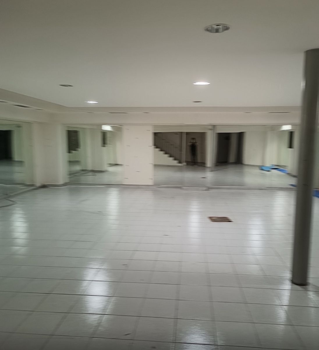 Κατάστημα 745 τ.μ.