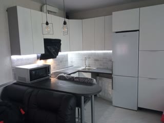 Продаж ЖК Метрополіс 1к квартира зонована світла студія з ремонтом