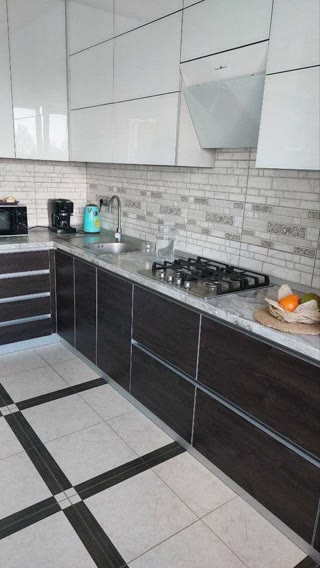 Продам 2к двоповерхову квартиру, м-н Горизонт