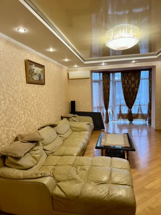 Продається 3-кімнатна квартира в ЖК, Голосіївський район, метро Іподром