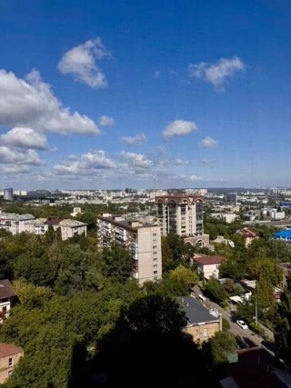 Продаж 3-кімнатної квартири в ЖК Henessy House в історичному Центрі Київа біля Смородинського парку