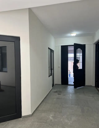 ქირავდება 4 ოთახიანი ბინა ვერაზე