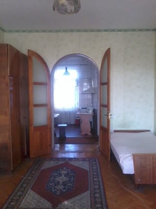 apartment from a! urgent sale! 3-room Stalinka, row