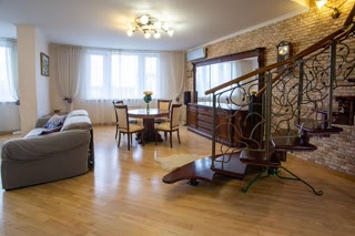 Продаж 4кімнатної квартири в Печерському районі