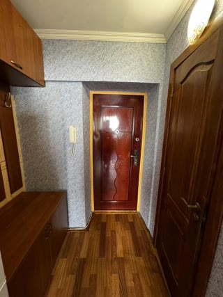 Sale of a 1-room apartment near Vasylkivska metro