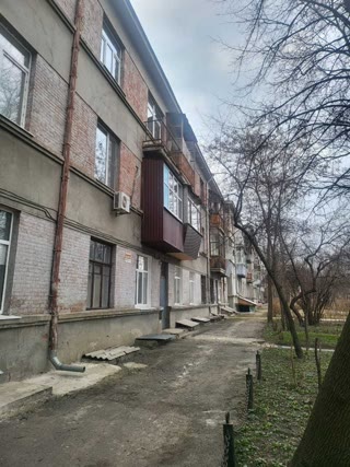 Продам 2х квартиру метро Захистників України