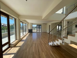 Penthouse for rent in Mtatsminda