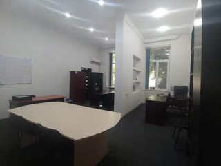 Office commercial space for rent in Chugureti