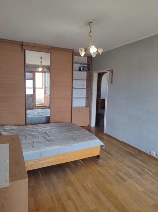 Продаж 3 кімнатної квартири біля метро Позняки