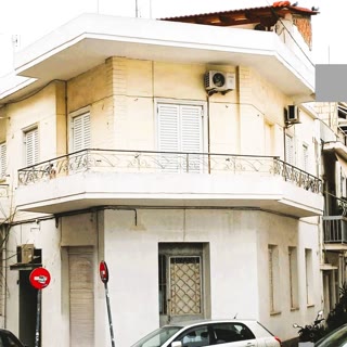 270 m² Building