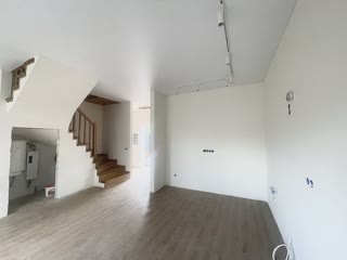 Продаж 3-к Таунхаус з ремонтом, ділянка 2 сотки, Осокорки Біла дача