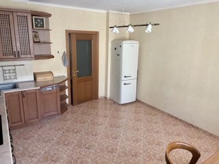Продається 3 кім. квартира 105 м2 Голосіївський район