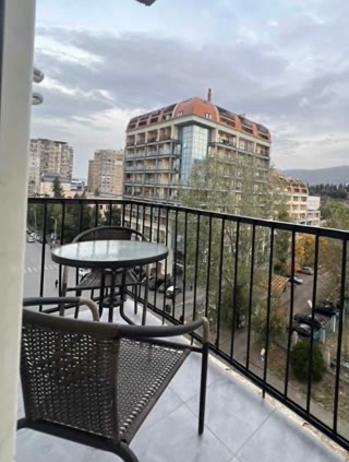 ქირავდება 2 ოთახიანი ბინა საბურთალოზე
