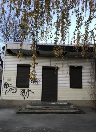 Standalone building premises OSZ 78.4 m2, near metro