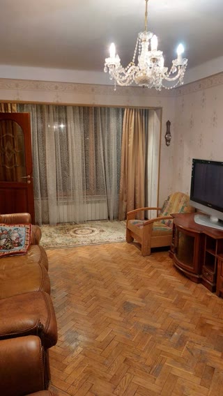 Продаж 3-кімнатна квартира в затишному мікрорайоні “Микільська слобідка” • 10 хв до метро “Лівобережна”