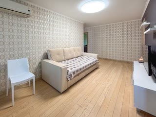 Продаж 3-кімнатної квартири біля метро Почайна