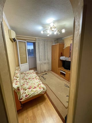 Продаж однокімнатної квартири (гостинка) Дніпровський район
