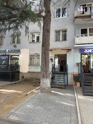 Universal commercial space for rent in Saburtalo