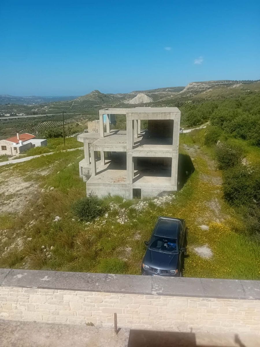Μεζονέτα 214τ.μ.