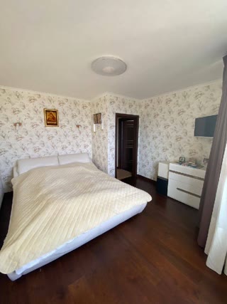 Продається 3-кімнатна квартира, 97 кв.м в Голосіївському районі з видом на р. Дніпро